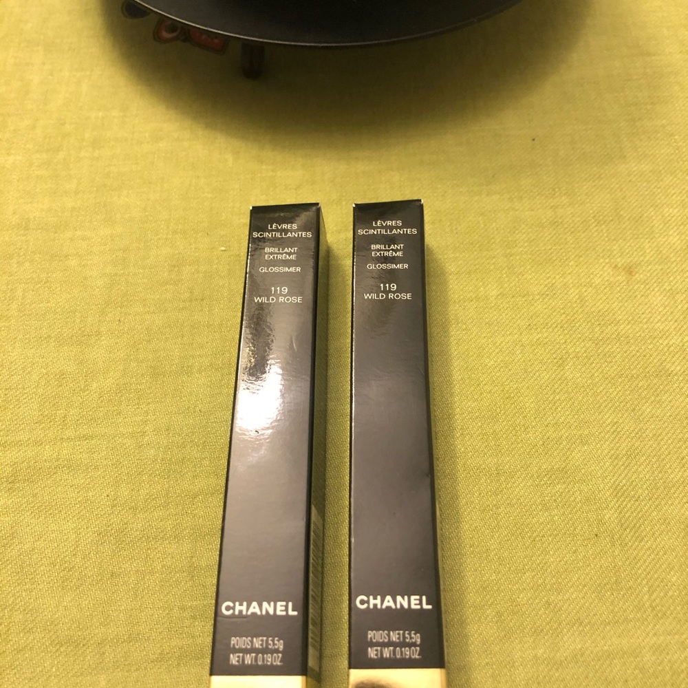 CHANEL Lip gloss - Picture 3 of 3